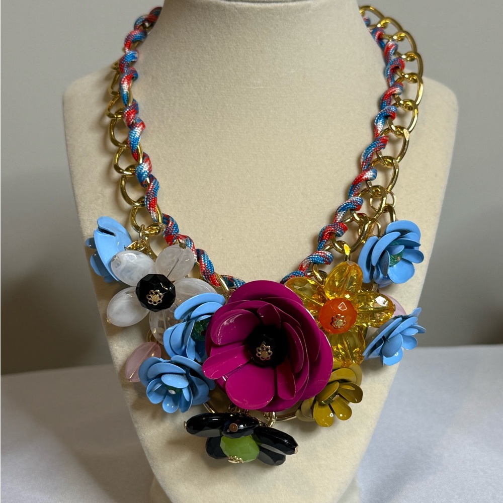 #051 Modern Style Flower Arylic Iron Statement Necklaces